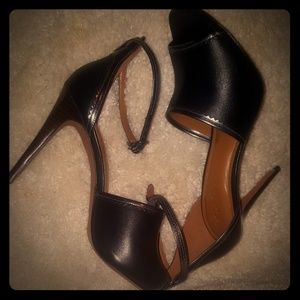 Coach Jordan Opened Toe Classic Pump